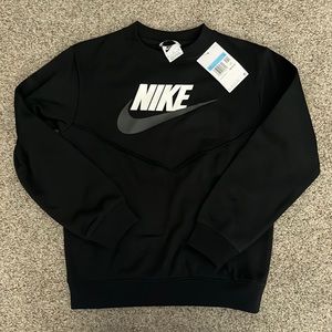 NWT!! Nike Dri-fit sweatshirt Black Youth Medium